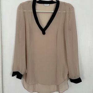 Women’s dress shirt/blouse